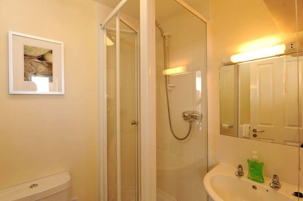 Wayfarer Inn Инстоу Экстерьер фото